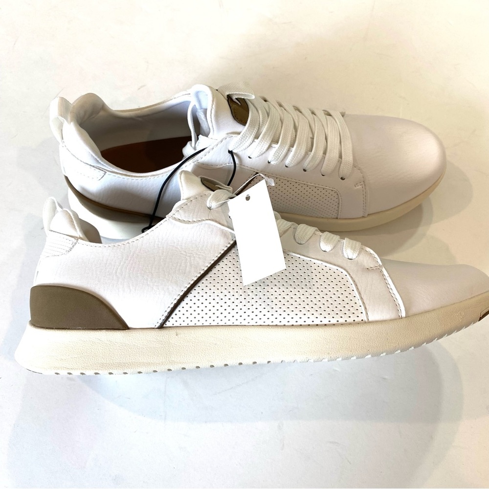 FALLS CREEK NWT $40 Mens 10.5 White Matt Lace Up Faux Leather Sneakers *113